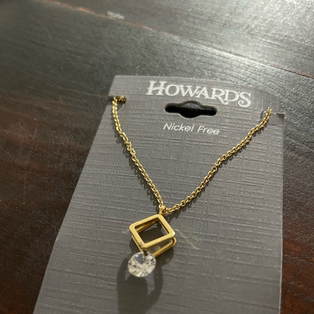 Howard’s necklace